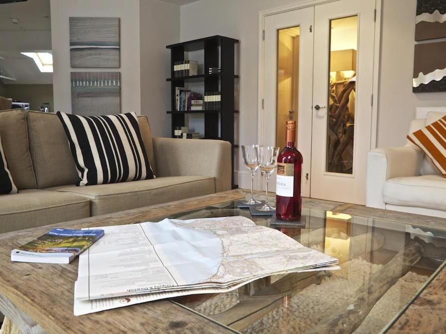 Diddly Squat, 43 Dart Marina Apartment Дартмут Екстериор снимка